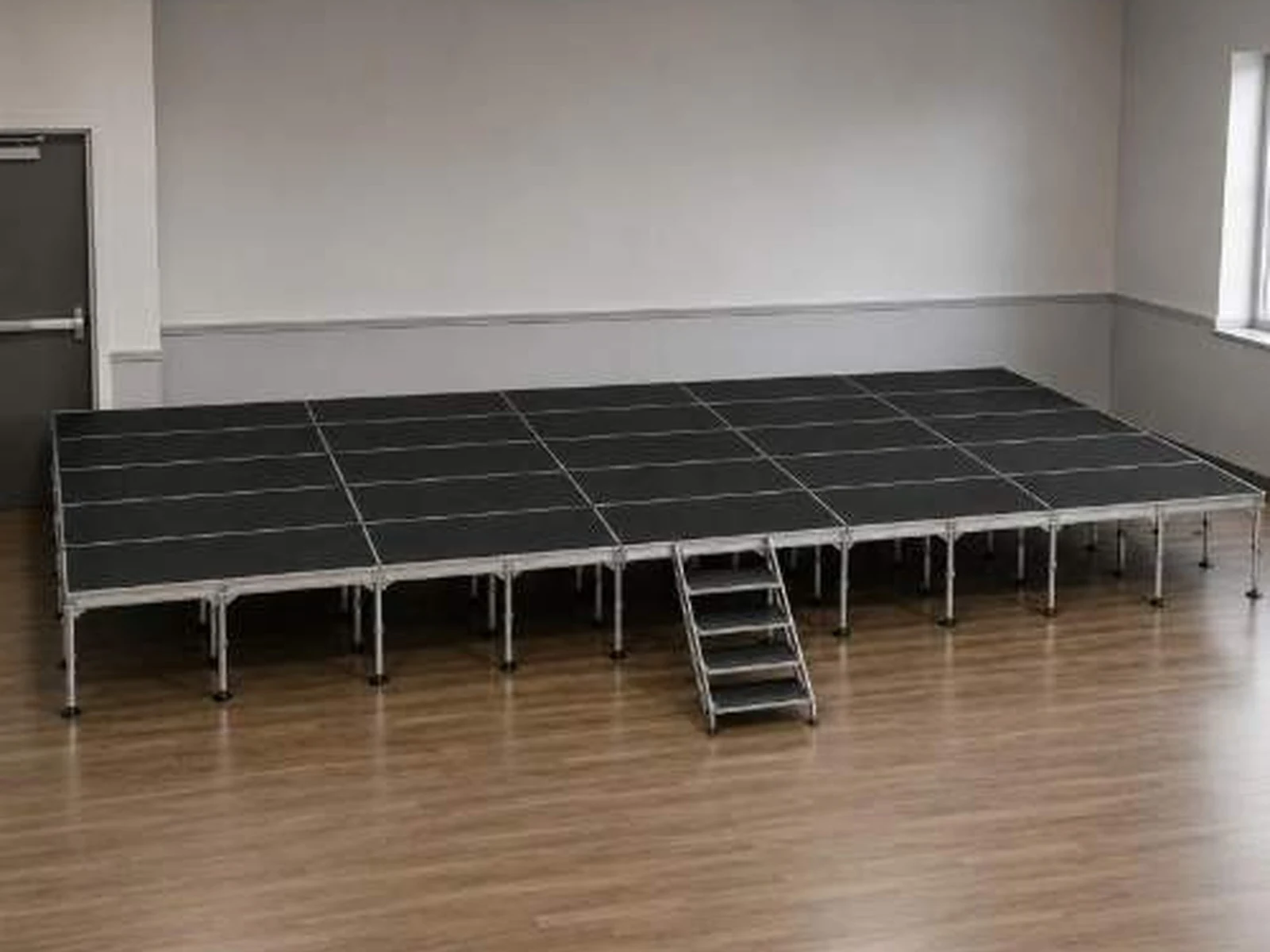 Vista 33 de Set Escenario 10x5 Metros con Escalera Optux